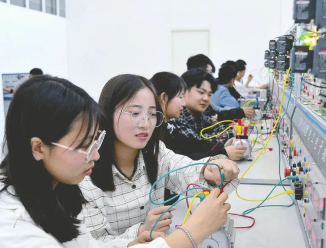 承担工业园区技术人才培育构建基于大模型的产教供需对接渠道