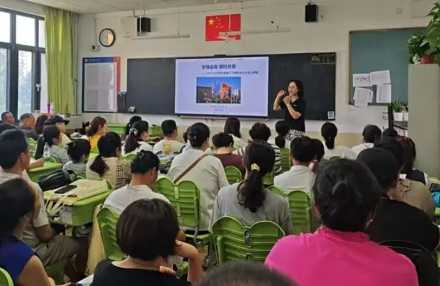互动替代单向灌注在讲堂实践上要创新选用任务驱动式教育