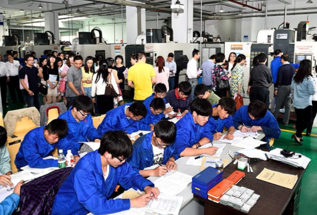 职业教育应加速融入和服务立异驱动战略在推进科技效果转化
