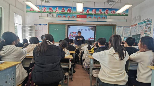 专业成长的环境让教师可以在县中这个岗位上更好发挥他的聪明才智